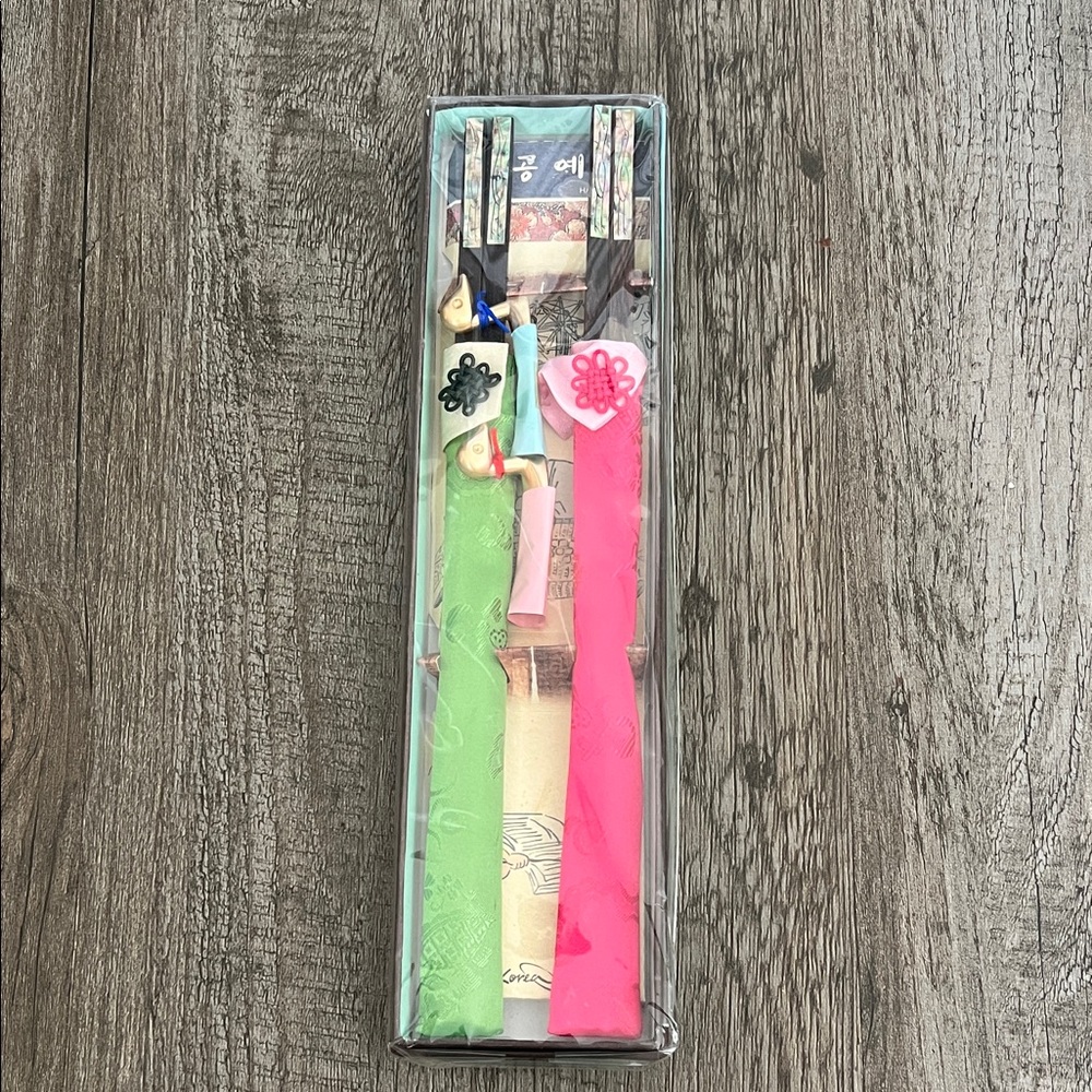 NEW Pink and Green Korean Traditional chopstick